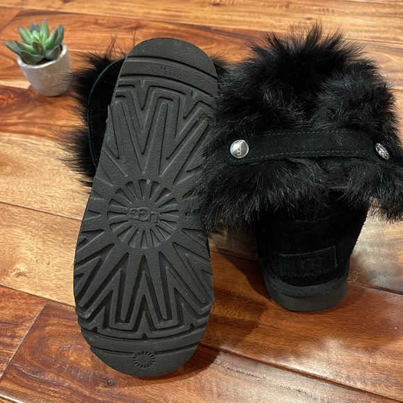 UGG Boots -like New! ❄️ - Picture 6 of 9
